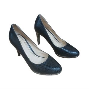 Cole Haan Black Textured Reptile Print Leather Heels Size 8 B